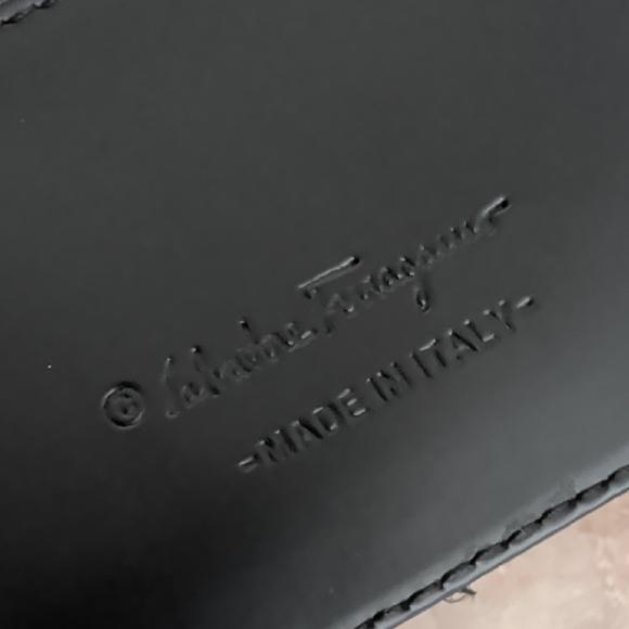 NWOT Salvatore Ferragamo Black Leather with Silver Hardware Wallet - Picture 4 of 6